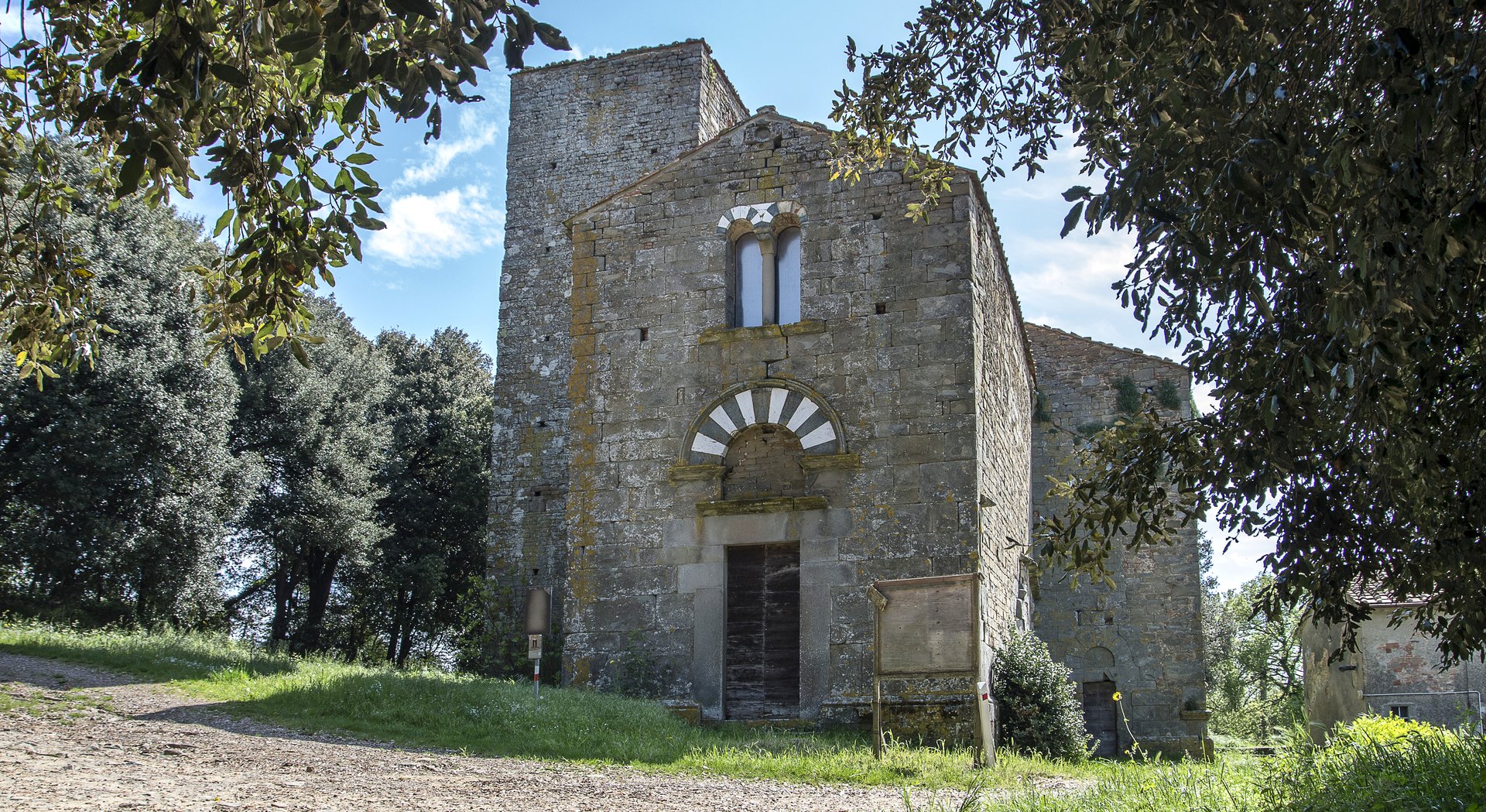 Abbazia di San Giusto al Pinone Carmignano