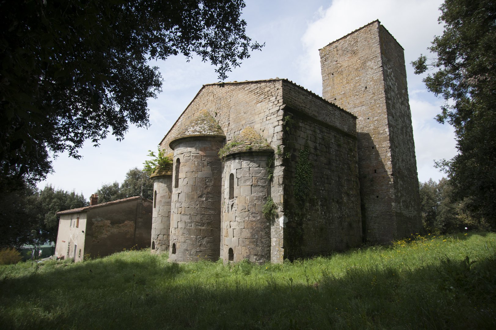 Abbazia di San Giusto al Pinone Carmignano Absidi